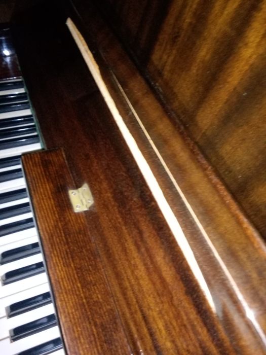Używane pianino LIRYKA