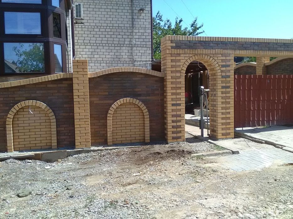 Облицовка кирпичом .. каменщик