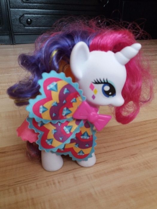 Kucyk Rarity (ruchome skrzydła) ok. 15 cm - My Little Pony - oryginał