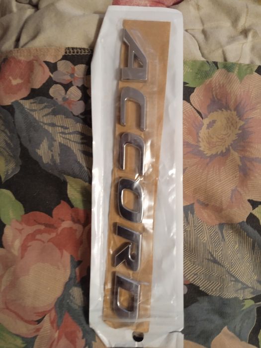 Продам нову емблему Ассоrd