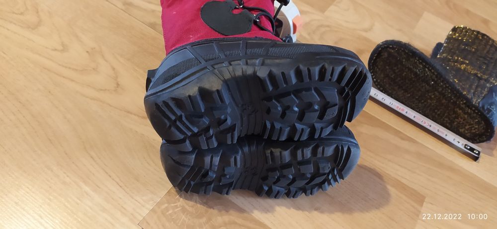 Śniegowce Kamik wkładką 15 cm