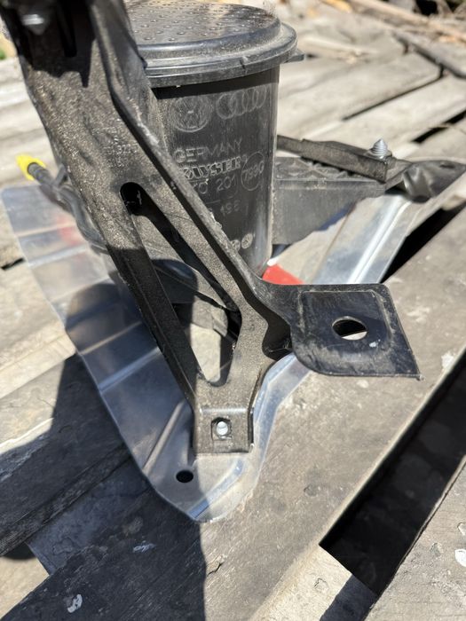 Абсорбер, audi Q7 4M  4M4201799