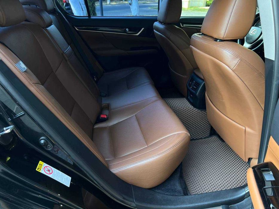 Lexus GS Офіціал 2013