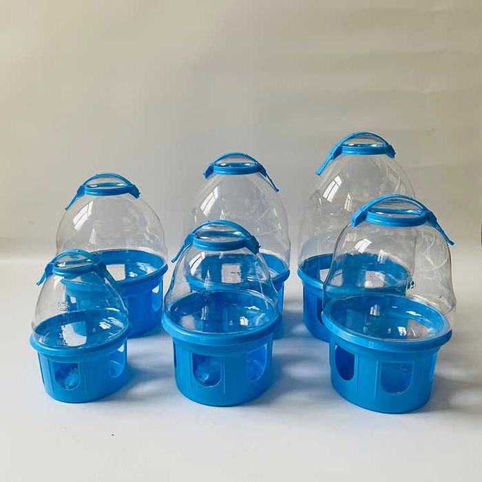 Pojnik transparentny poidło dla gołębi z uchwytem miarką zamkiem 2,5L