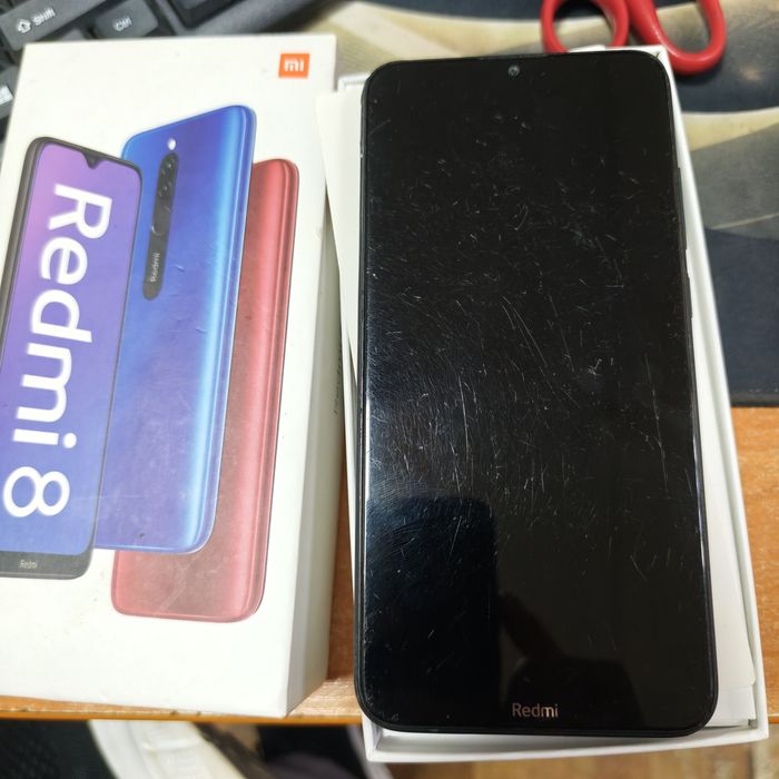 Продам Redmi 8 4/64gb