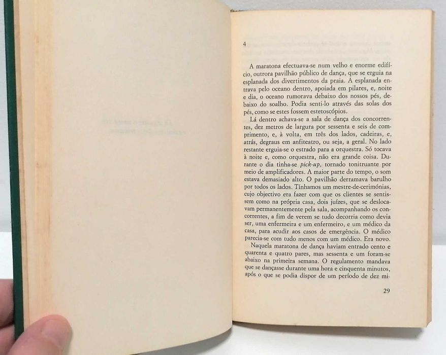 Livro - Os Cavalos Também se Abatem, de Horace Mc. Coy