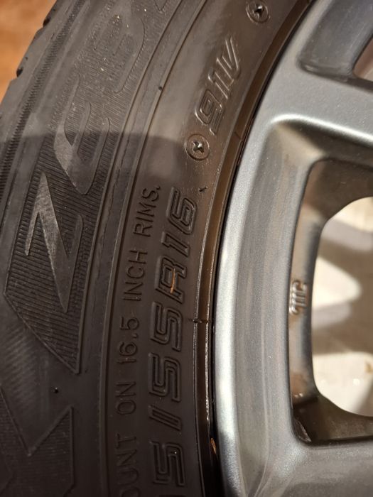 Felgi aluminiowe z oponami