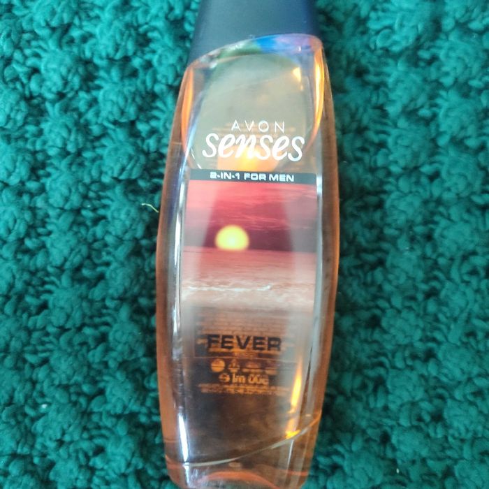 Avon żel pod prysznic dla mężczyzn Fever 500
