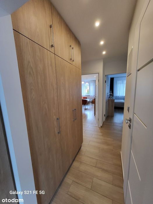 Mieszkanie 2 pokojowe na parterze z balkonem.