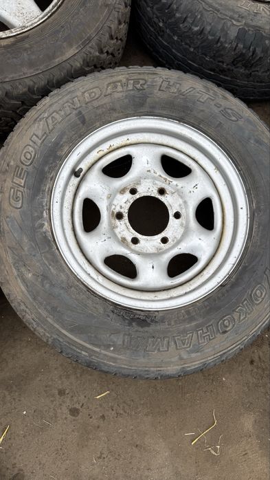 Запаска для позашляховика, запасне колесо