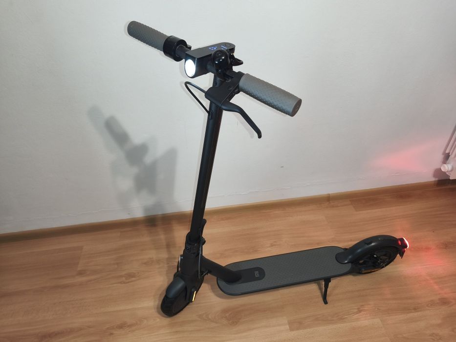 Hulajnoga  Xiaomi Mi 1S Black jak nowa  przebieg tylko 38km