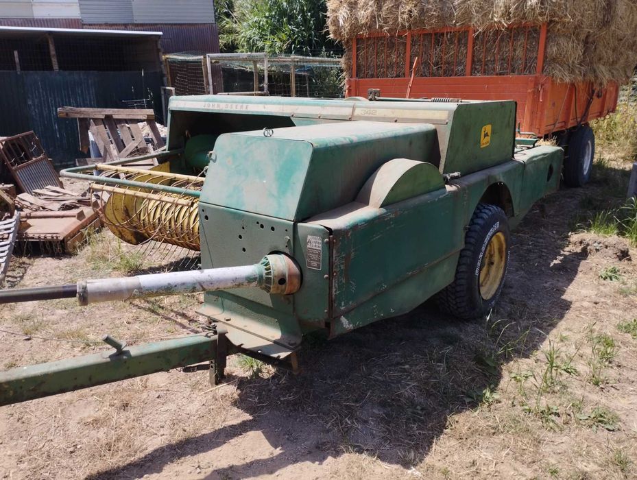 Enfardadeira John Deere 342 a cordel