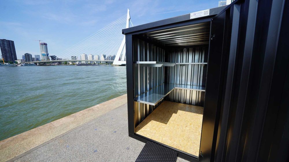 Abrigo de Jardim: Novo e Completo - Chão, Prateleiras, Rampa