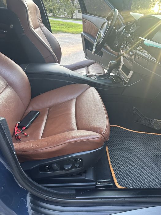 Продам BMW Е60. 2.5 газ/бензин