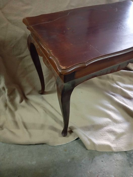 Mesa estilo D. Maria