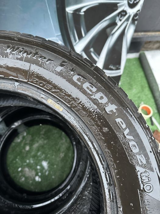 205/60 R16 Hankook i cept Evo 20г комплект шин зимних.