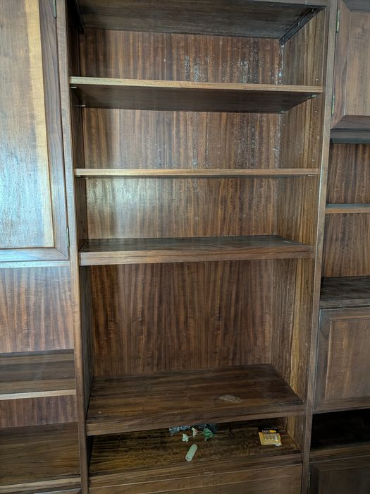 Móvel de Sala / Estante Grande em Madeira