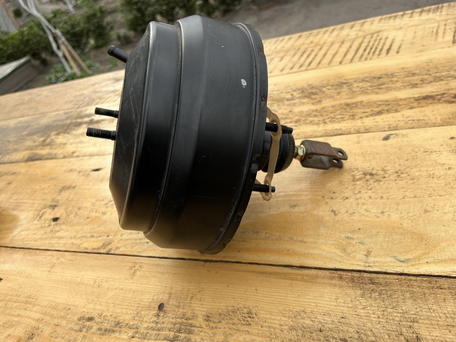 Підсилювач гальм Мазда 323f ba 1.5