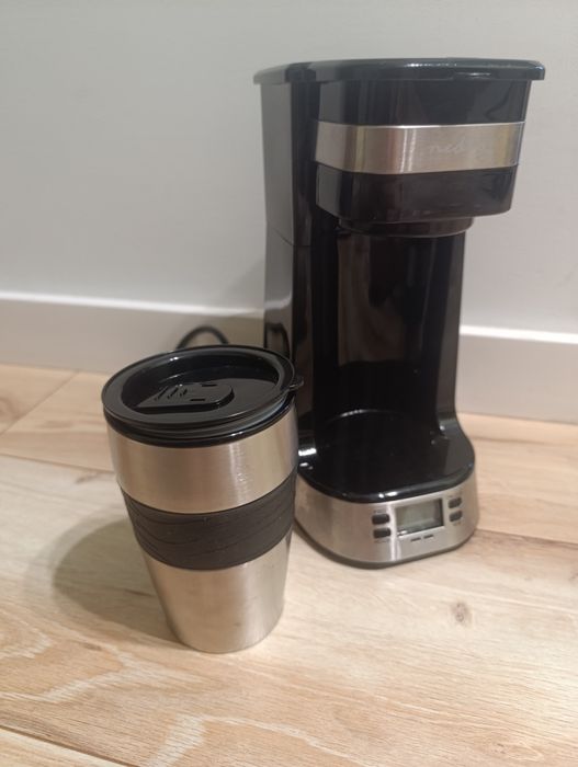 Ekspres przelewowy Nedis KACM300FBK