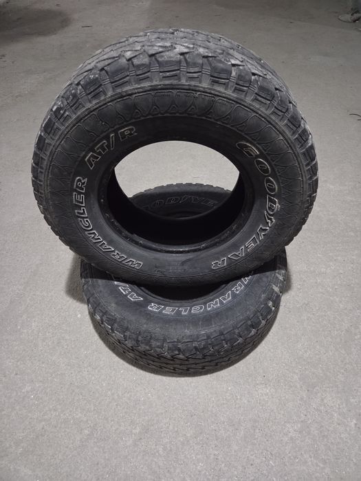 Pneus 31x10.50R15