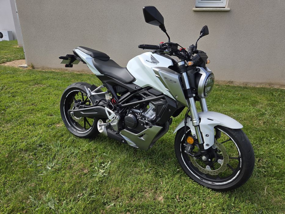 Honda Cb125R imaculada