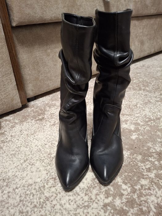 Шкіряні демосезоні сапожки 37 розмір