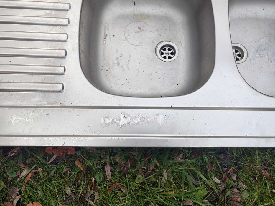 Zlewozmywak dwu komorowy z ociekaczem z nierdzewki