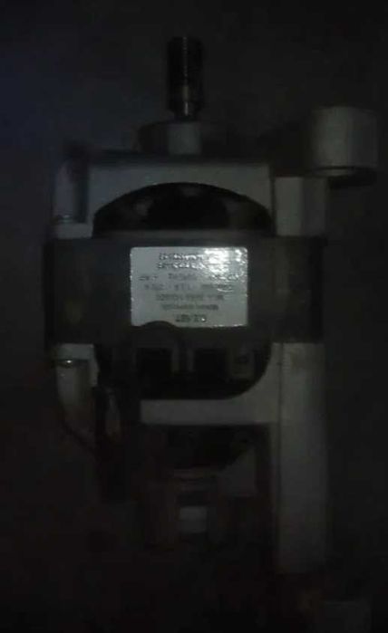Motor Máquina de Lavar Roupa ARISTON para reparar