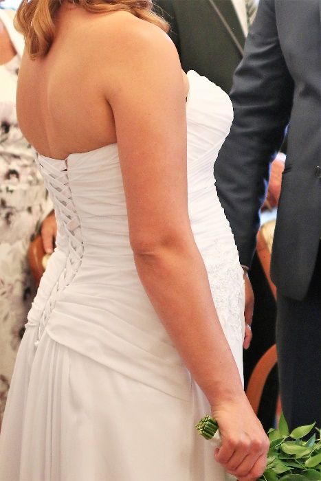 Piękna suknia ślubna