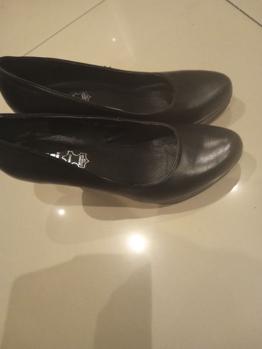 Buty damskie na obcasie Jezzi r.39