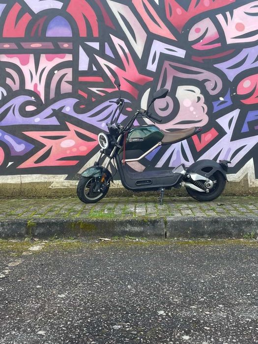 Moto elétrica faz 60 km