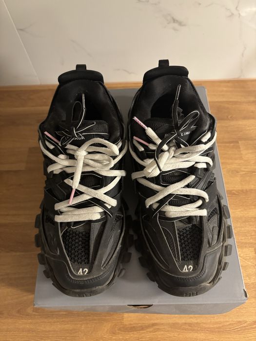 Balenciaga track led
