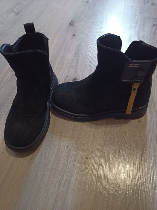 Сапожки для девочки весна!