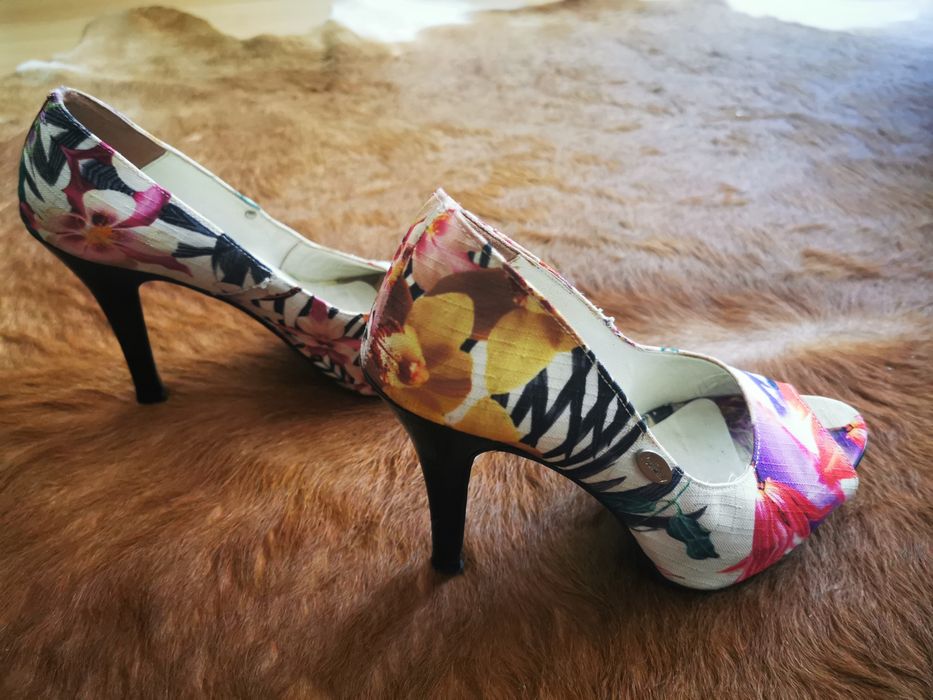 Sapatos Floridos Pedicaty