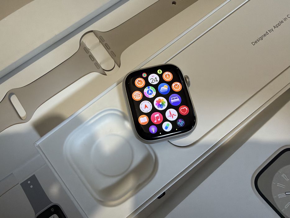 Продам Apple Watch  Series 8 45MM