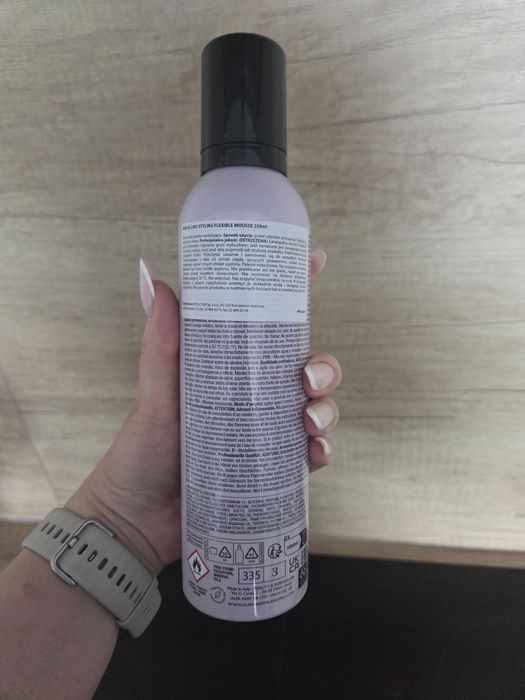 Nowa pianka modelująca Semi Di Lino Styling Flexible Mousse 250 ml
