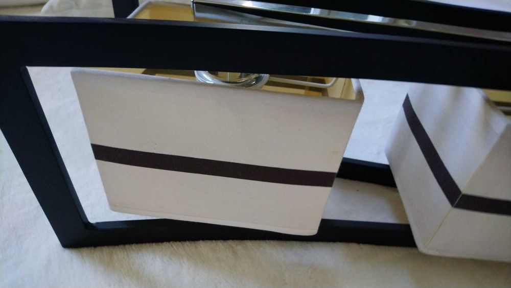 Lampa sufitowa z trzema punktami oświetlenia