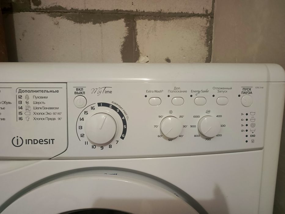 Продам пральну машинку Indesit E2SC 2160