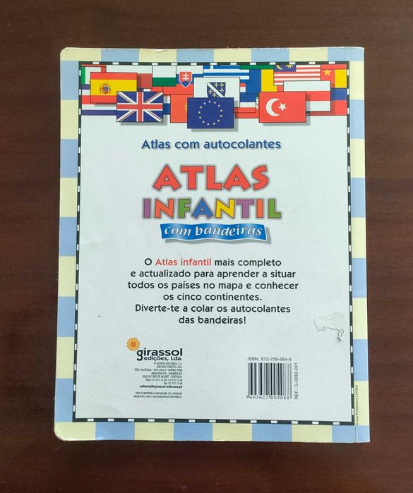 Livro Atlas Infantil com bandeiras