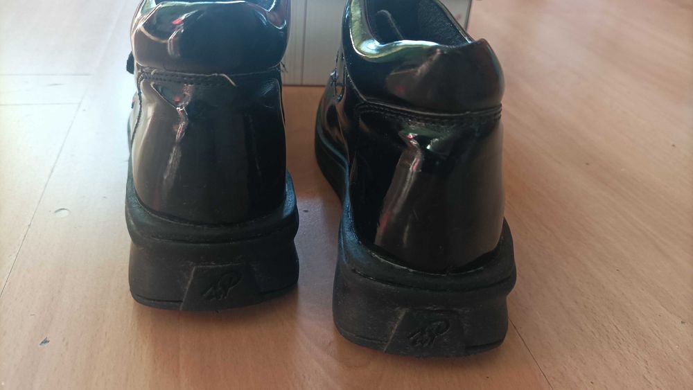 Buty lakierowane na jesień