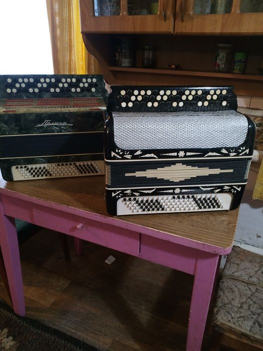 Продам баяны в хорошем состоянии.