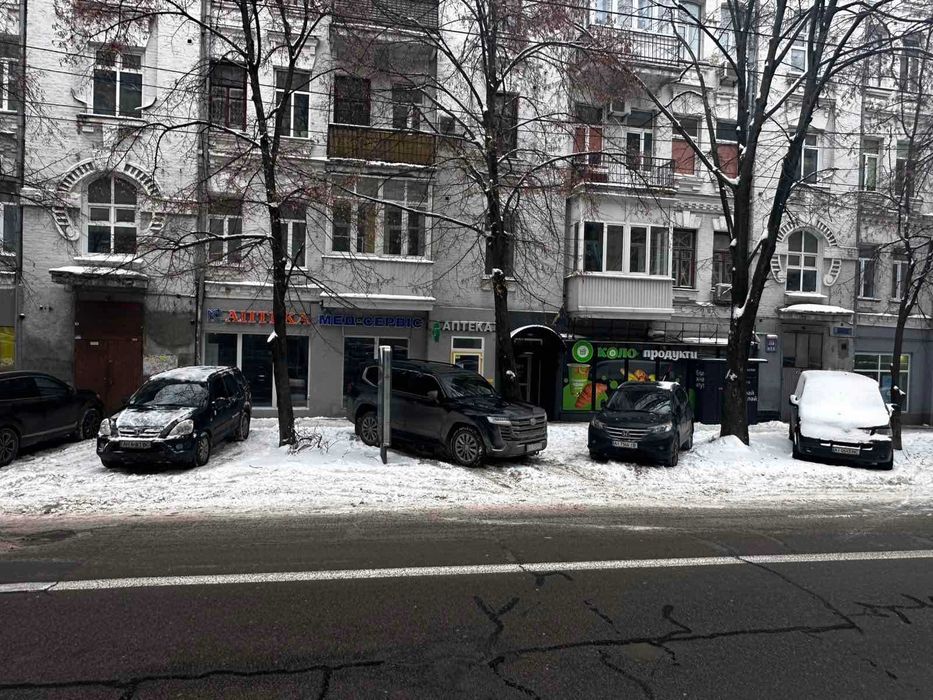 Аренда под аптеку, магазин, на ул. Князей Острожских, 15 г. Киев.