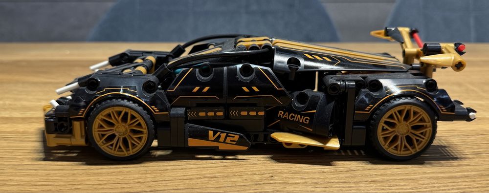 Klocki Technic model Samochód sportowy V12