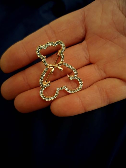 Broszka YSL  cyrkonie Miś