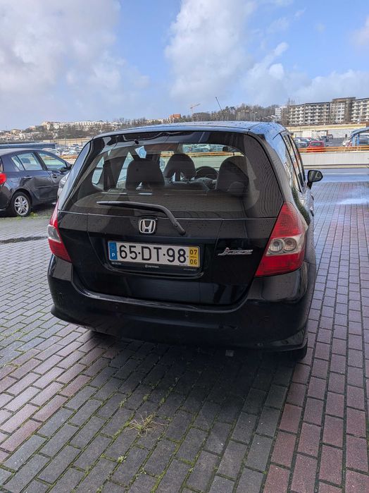 Honda Jazz II 1.2 i-DSI Preto – Económico e Fiável