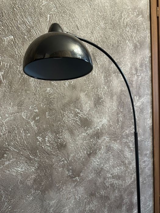 Lampa podłogowa metal