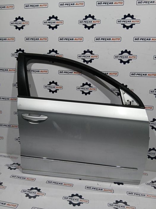 PORTA FRENTE DIREITA PRATEADO VOLSWAGEN PASSAT B6 SALOON 1.6TDI ANO: 2