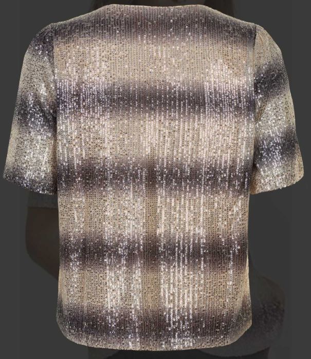 Нова святкова блузка бренду IN FRONT, розмір L