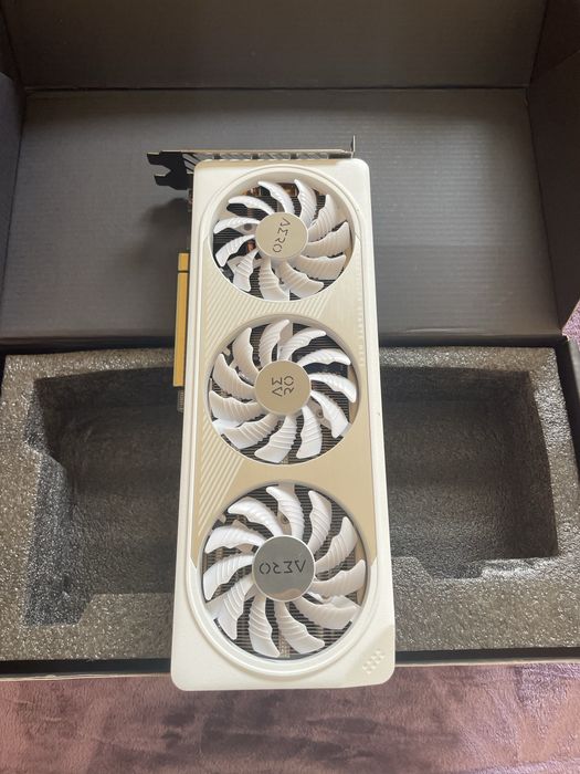 RTX 4060 White Semi Nova