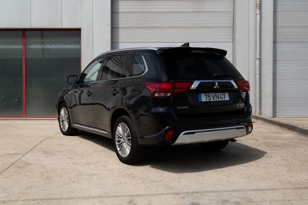 Mitsubishi Outlander  PHEV